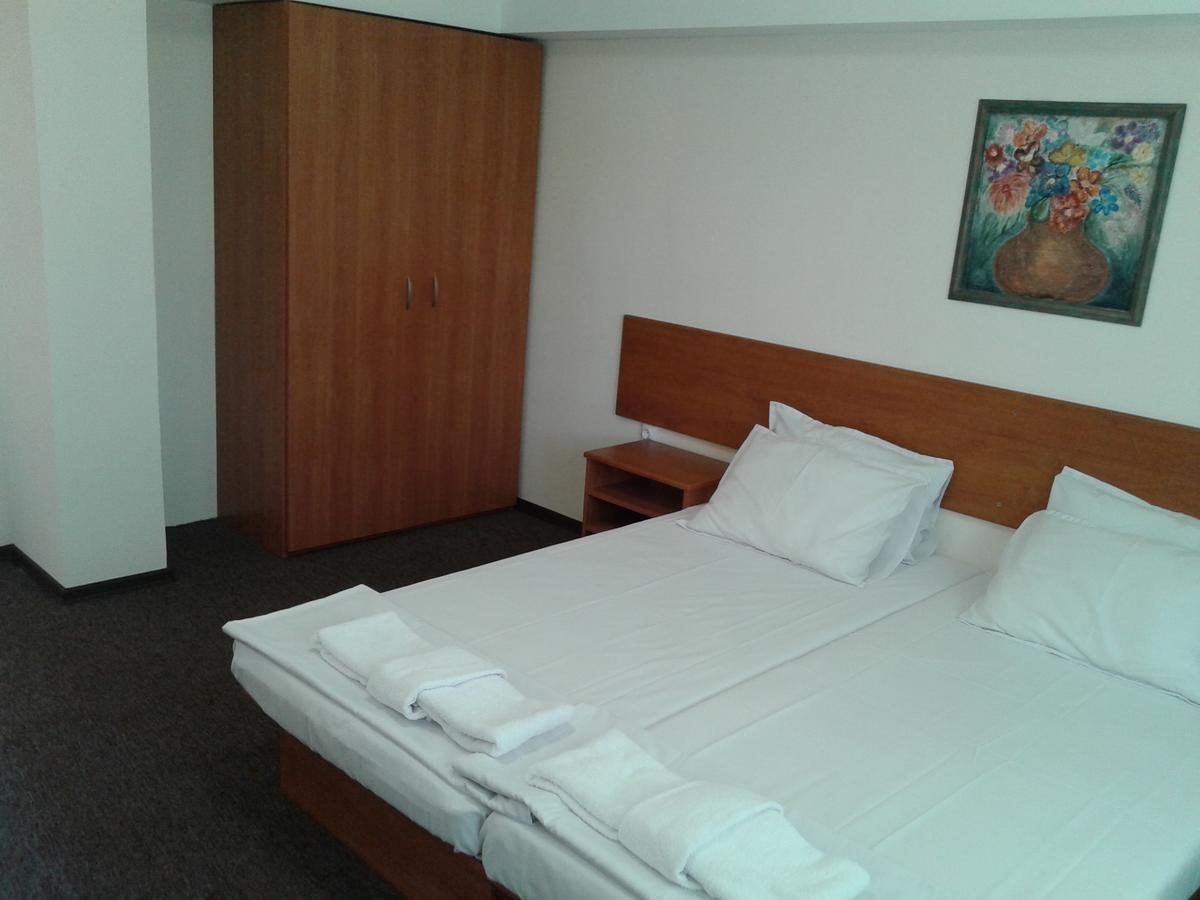 Hotel Stroitel Хисаря Экстерьер фото