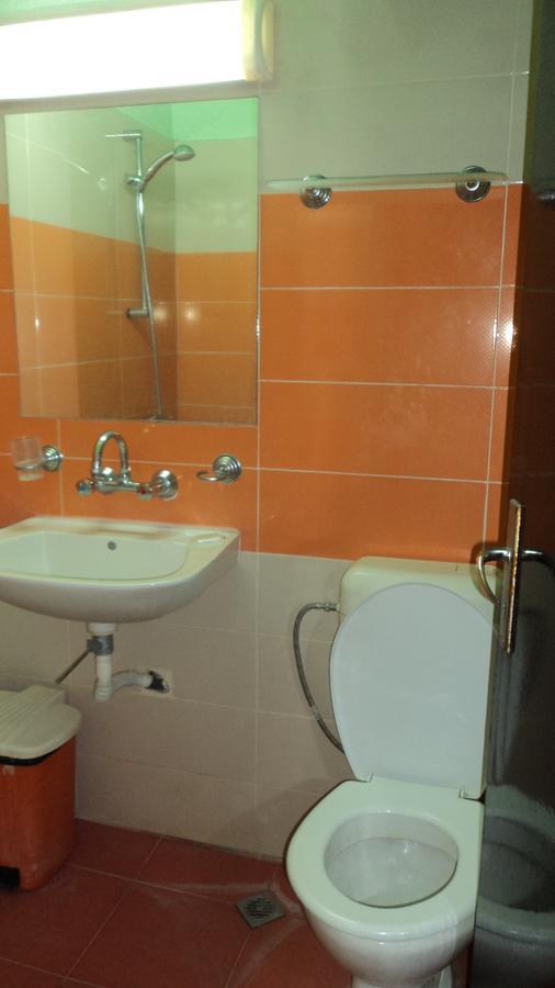 Hotel Stroitel Хисаря Экстерьер фото