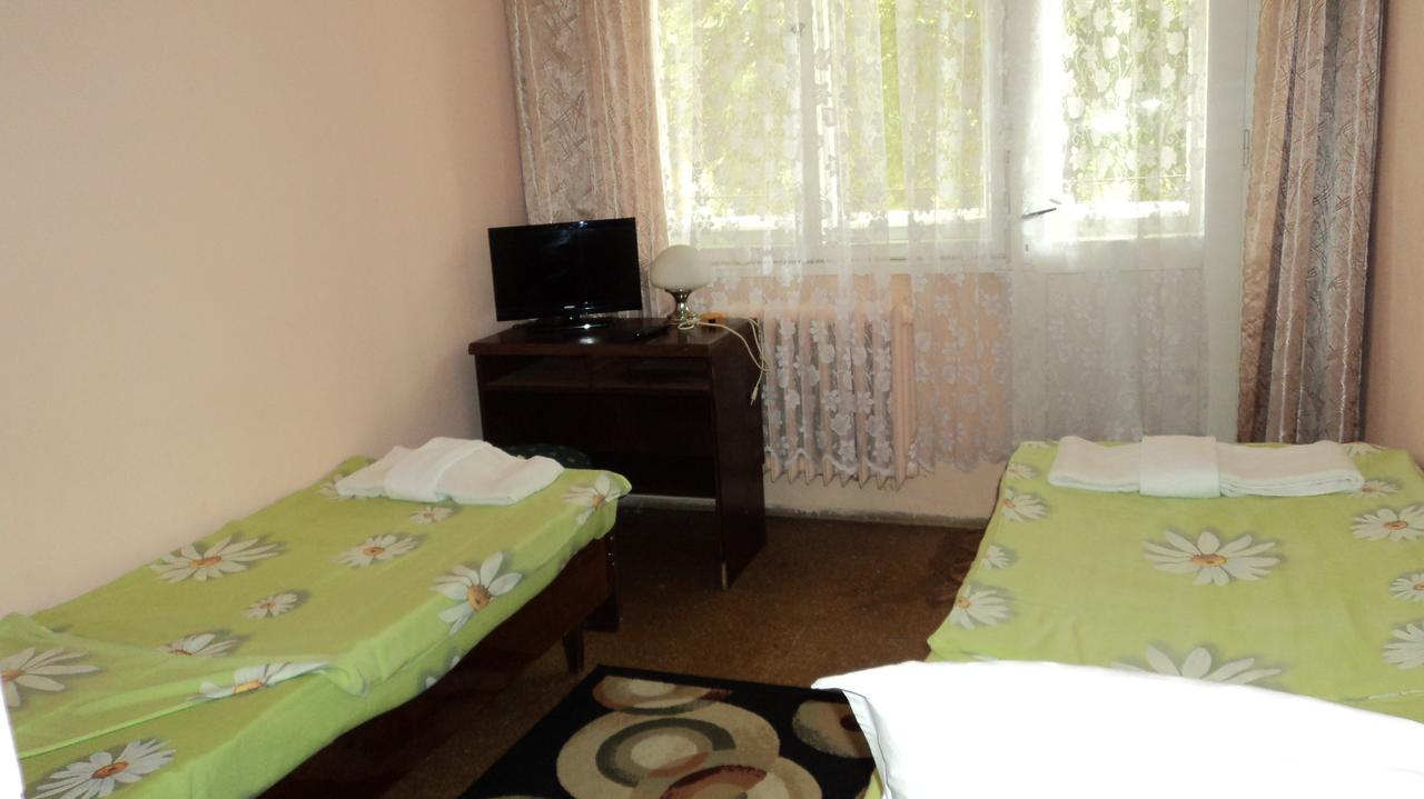 Hotel Stroitel Хисаря Экстерьер фото